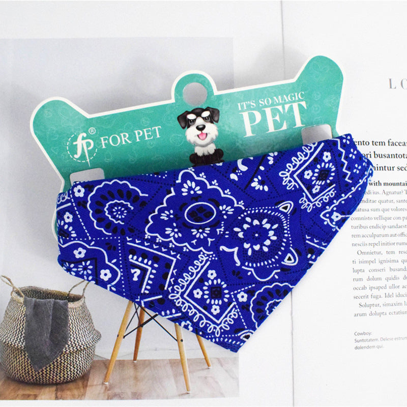 Col foulard triangulaire rétractable pour animaux de compagnie