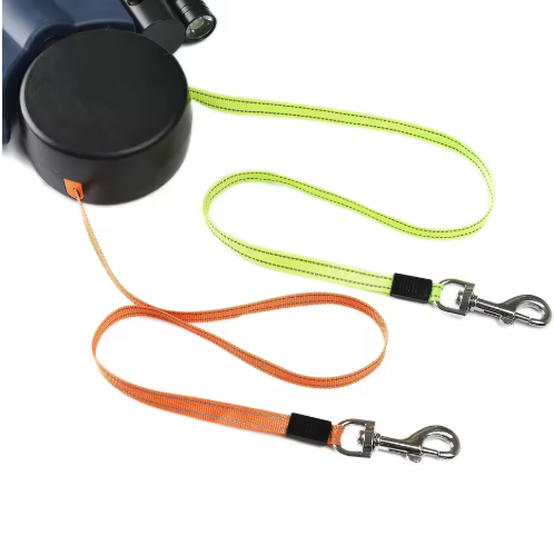Laisse rétractable double pour chien avec lumière