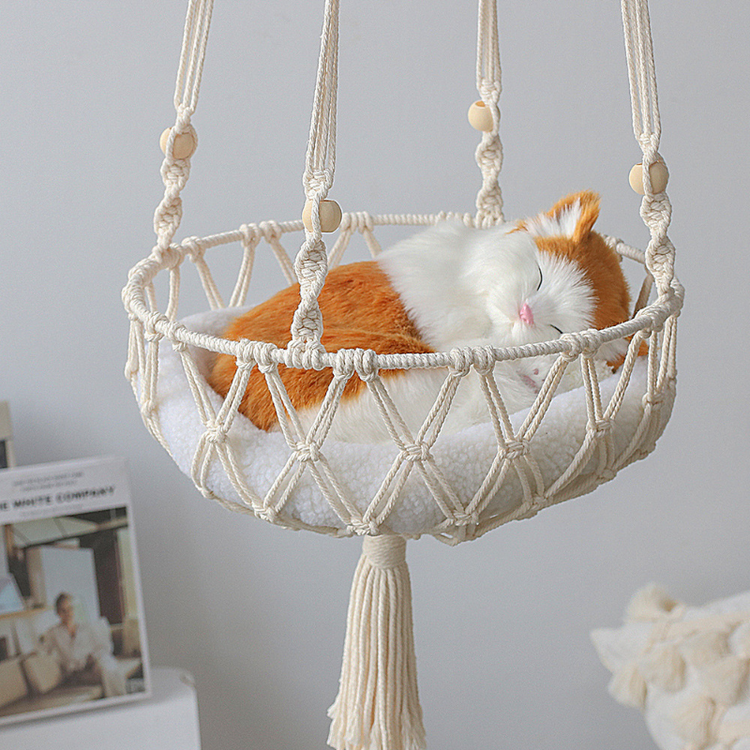 Hamac suspendu en macramé pour chat